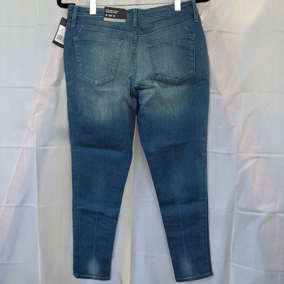 Mossimo Denim Curvy Jegging Crop NWT - Picture 2 of 7
